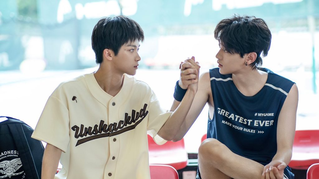 Chi Cheng with Wu Suo Wei at a basketball court